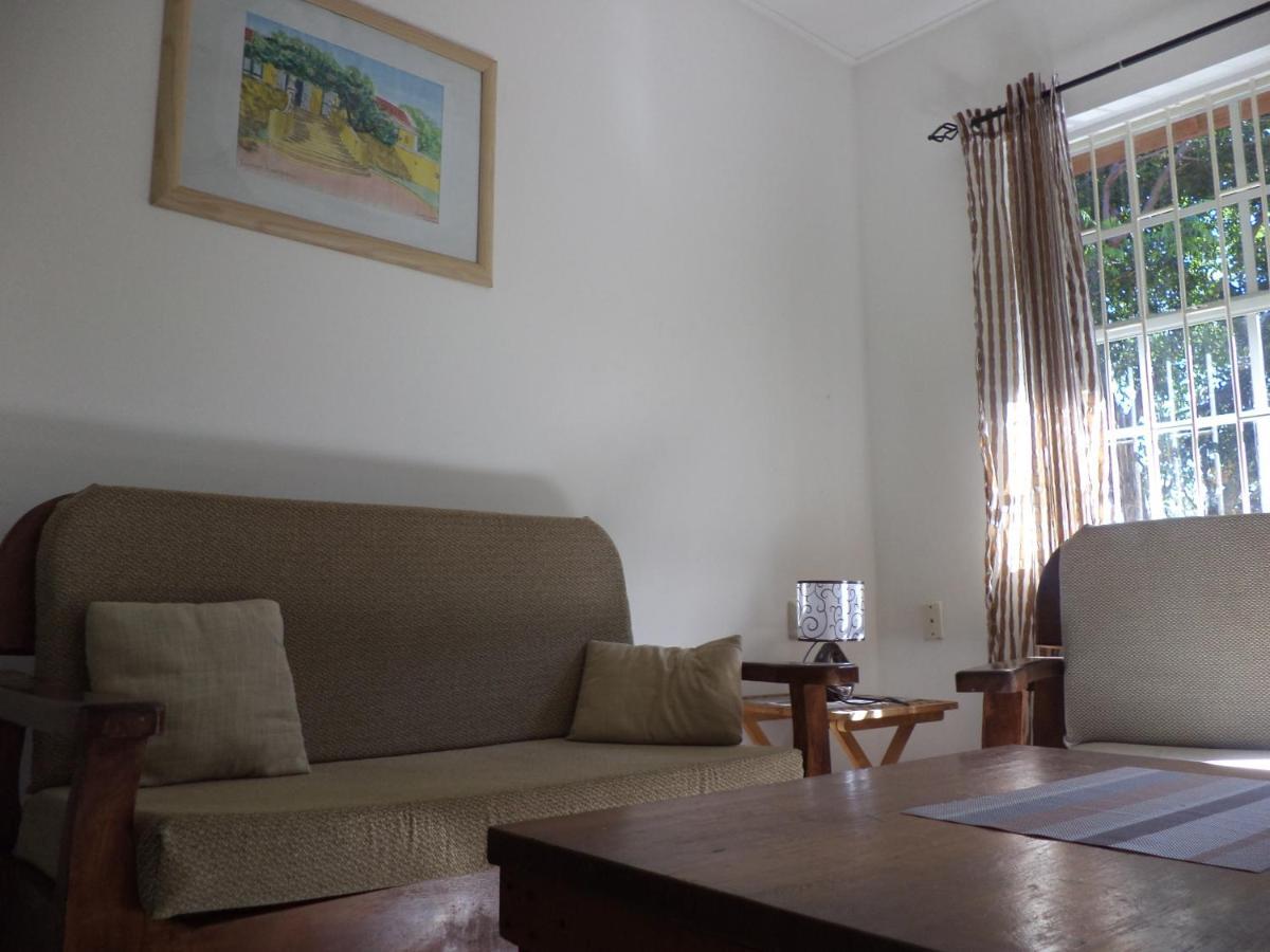 Happy Turtle Apartments Виллемстад Номер фото