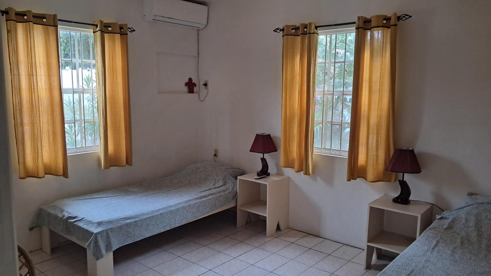 Happy Turtle Apartments Виллемстад Номер фото